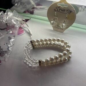 Elegant Vintage Pearl and Crystal Bracelet and Earring Set